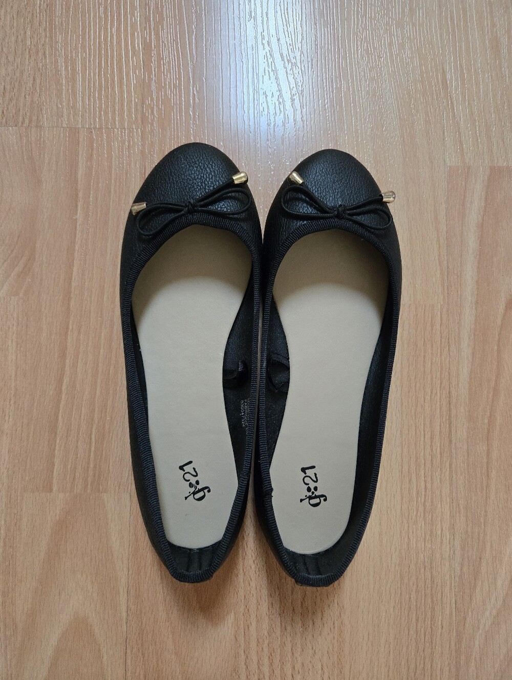 BNWOT - G21 Classic Black Bow Ballet Flats - Women's